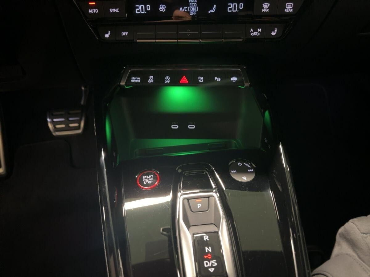 Audi RS3 RS 3 Limousine TFSI qu. SCHALENSITZE/280/CARBON