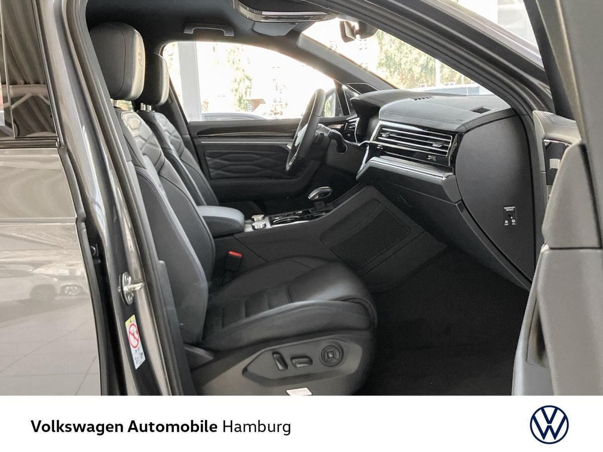 Volkswagen Touareg R 3,0 l V6 eHybrid OPF 4MOTION 2 / 8-Gang -Automatik (Tiptronic)