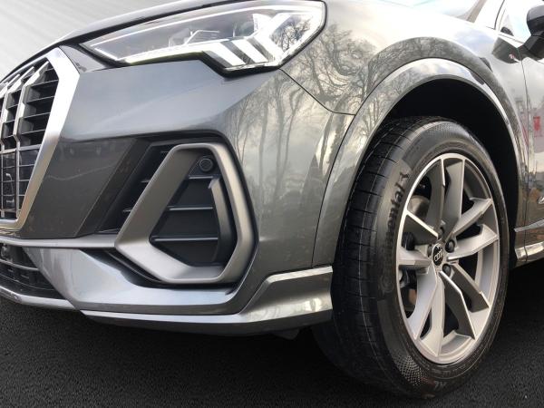 Audi Q3 35 TDI S tronic S-LINE+LED+ACC+NAVI+AHK