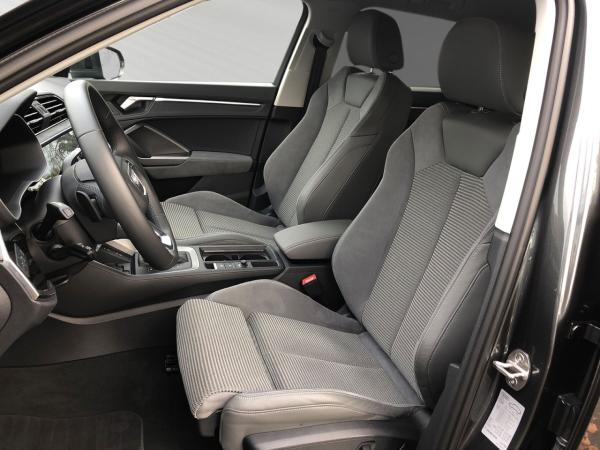 Audi Q3 35 TDI S tronic S-LINE+LED+ACC+NAVI+AHK