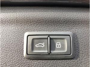 Audi Q3 35 TDI S tronic S-LINE+LED+ACC+NAVI+AHK Audi Q3 35 TDI S tronic S-LINE+LED+ACC+NAVI+AHK