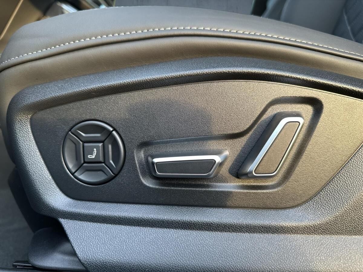 Audi Q8 TDI quattro S line Ext./Int. ACC MATRIX PANO AHK *SOFORT VERFÜGBAR*