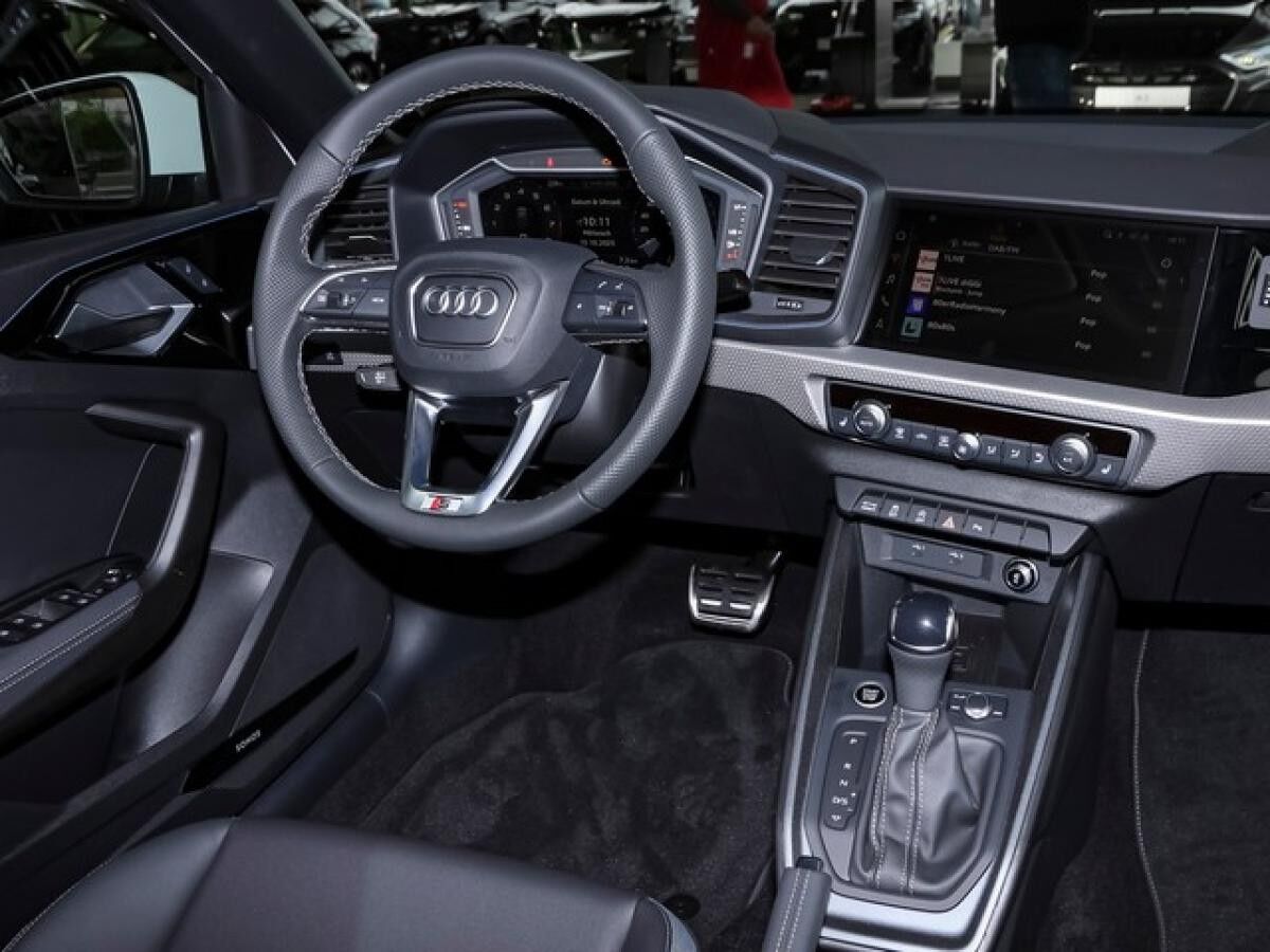 Audi A1 allstreet 	 S line Int. ACC LED Navi virtual Klima Sonos