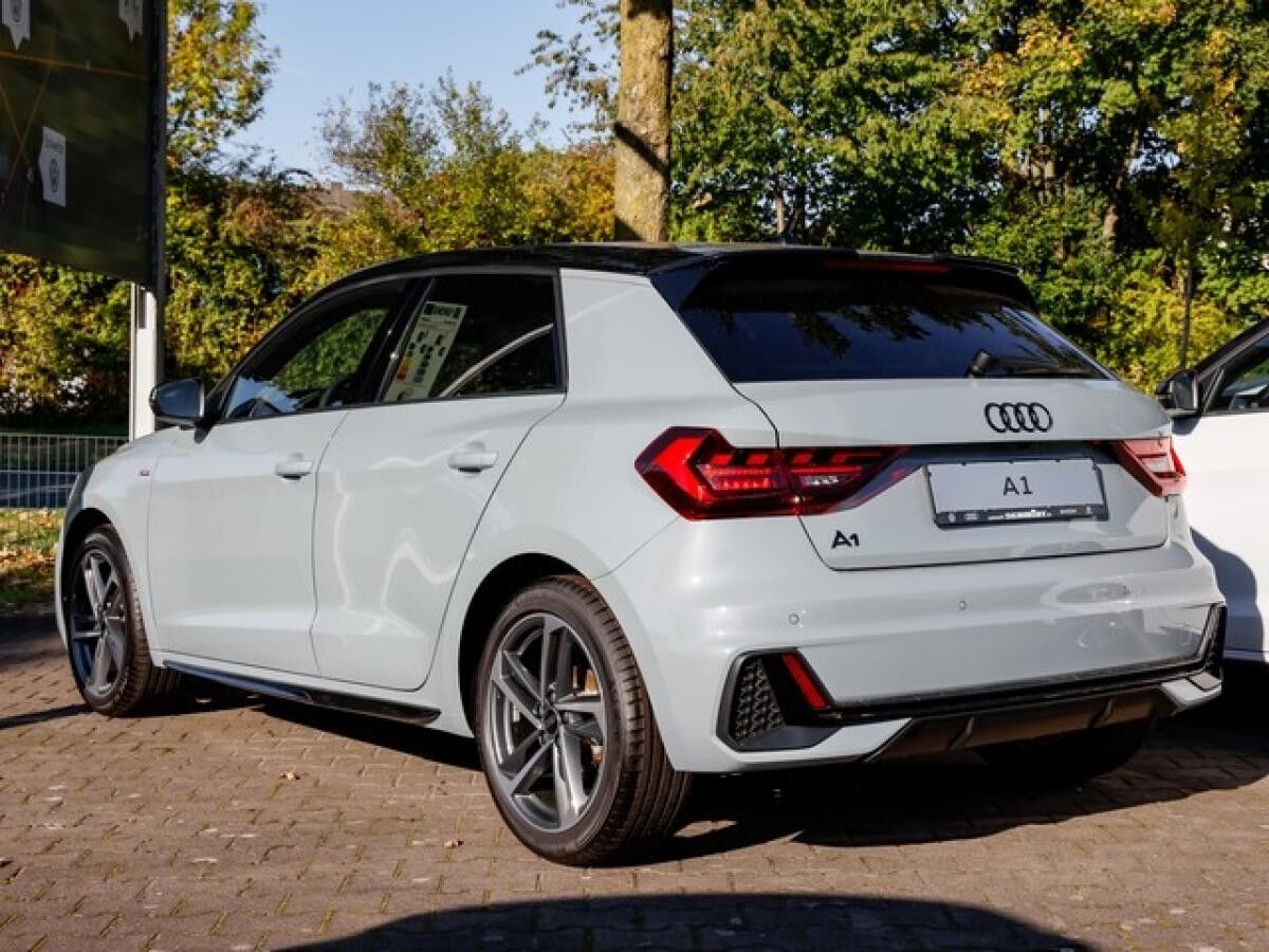 Audi A1 Sportback 	 2 x S line Navi LED ACC Klima Kamera virtual