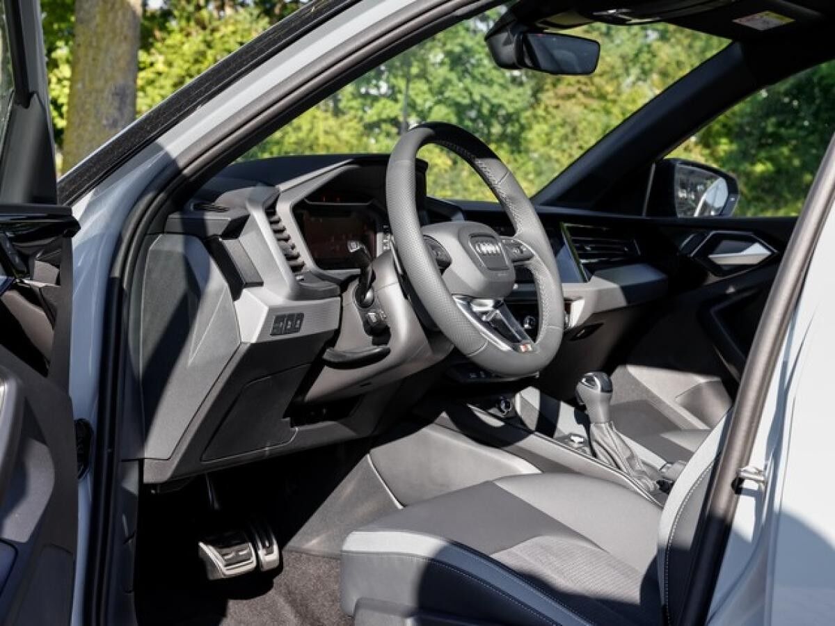 Audi A1 Sportback 	 2 x S line Navi LED ACC Klima Kamera virtual