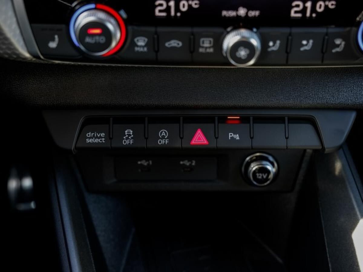 Audi A1 Sportback 	 2 x S line Navi LED ACC Klima Kamera virtual