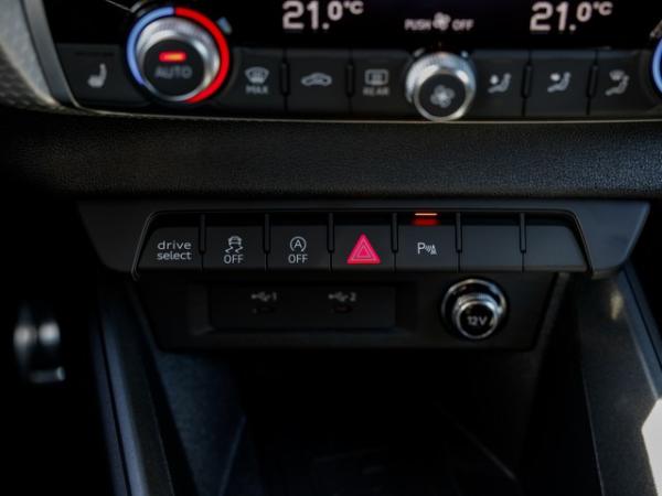 Audi A1 Sportback 	 2 x S line Navi LED ACC Klima Kamera virtual