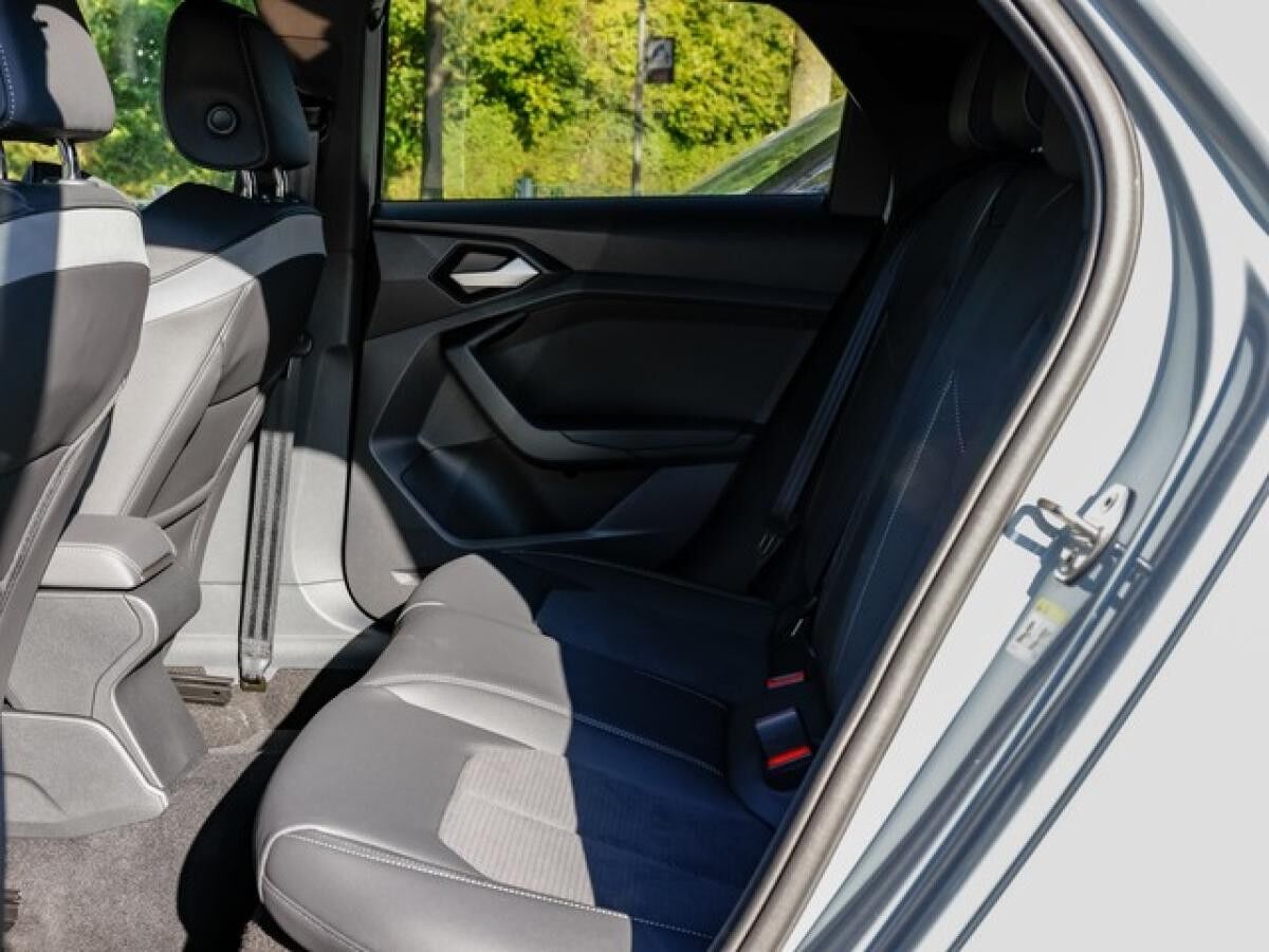 Audi A1 Sportback 	 2 x S line Navi LED ACC Klima Kamera virtual