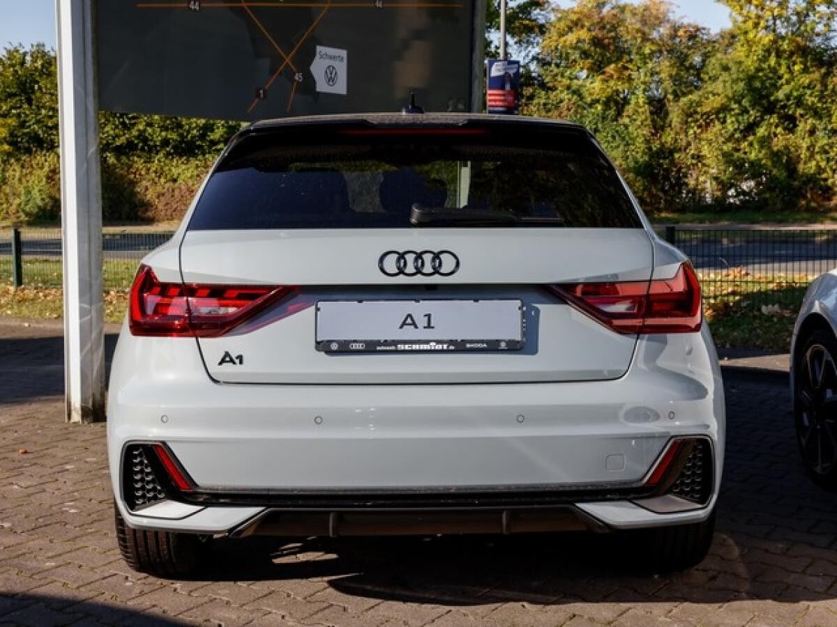 Audi A1 Sportback 	 2 x S line Navi LED ACC Klima Kamera virtual