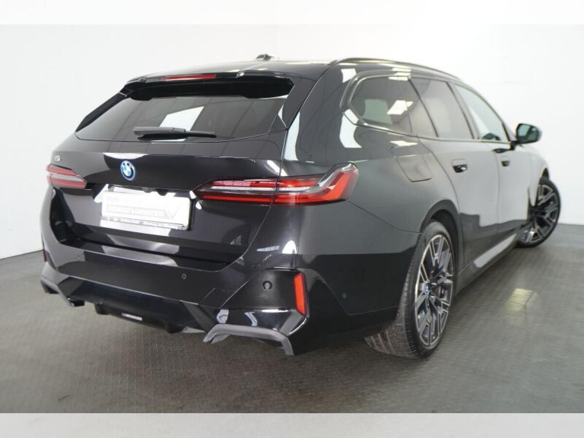 BMW i5 eDrive40 Touring M Sport BOWERS&WILKINS SOUND,AUTOBAHNASSISTENT,KLIMA SITZE,PANO DACH,LED,NAVI