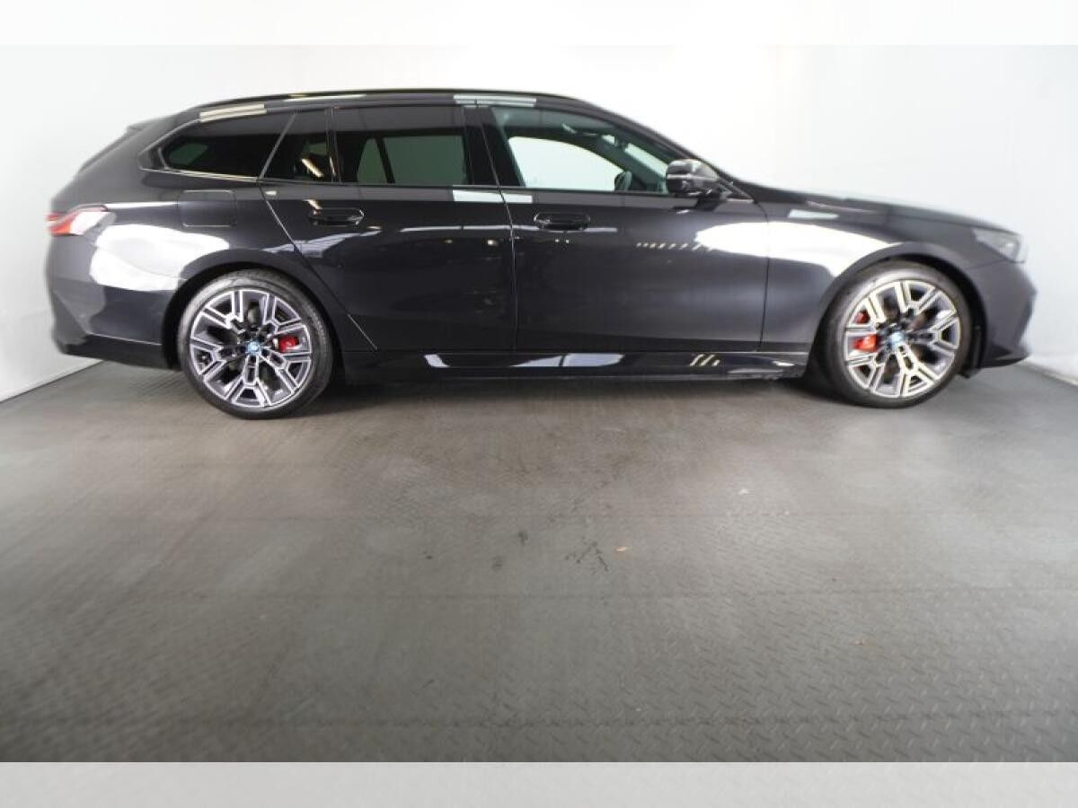 BMW i5 eDrive40 Touring M Sport BOWERS&WILKINS SOUND,AUTOBAHNASSISTENT,KLIMA SITZE,PANO DACH,LED,NAVI