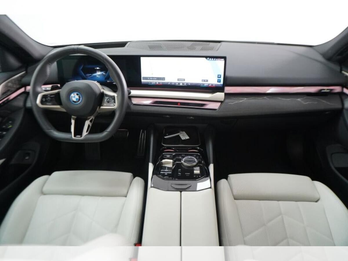 BMW i5 eDrive40 Touring M Sport BOWERS&WILKINS SOUND,AUTOBAHNASSISTENT,KLIMA SITZE,PANO DACH,LED,NAVI