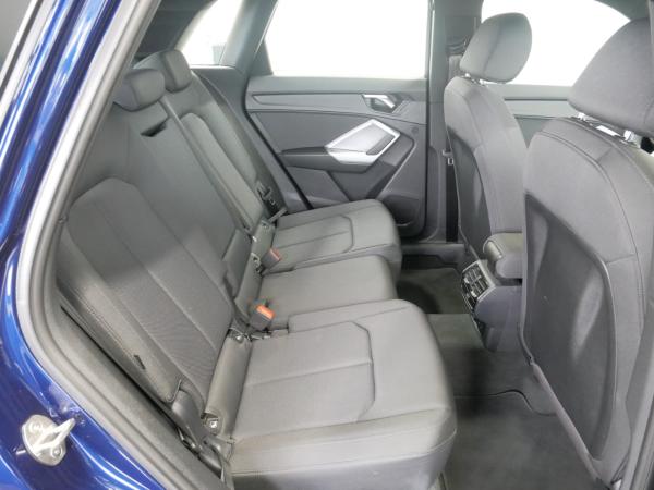 Audi Q3 35 TFSI S tro. advanced LED virt. Cock. NAVI+