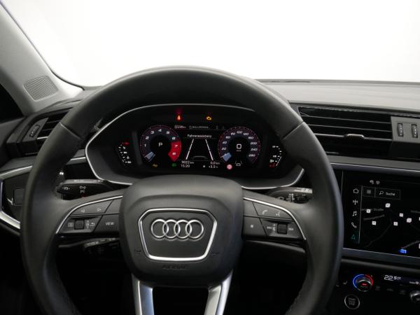 Audi Q3 35 TFSI S tro. advanced LED AHK virt. Cock.
