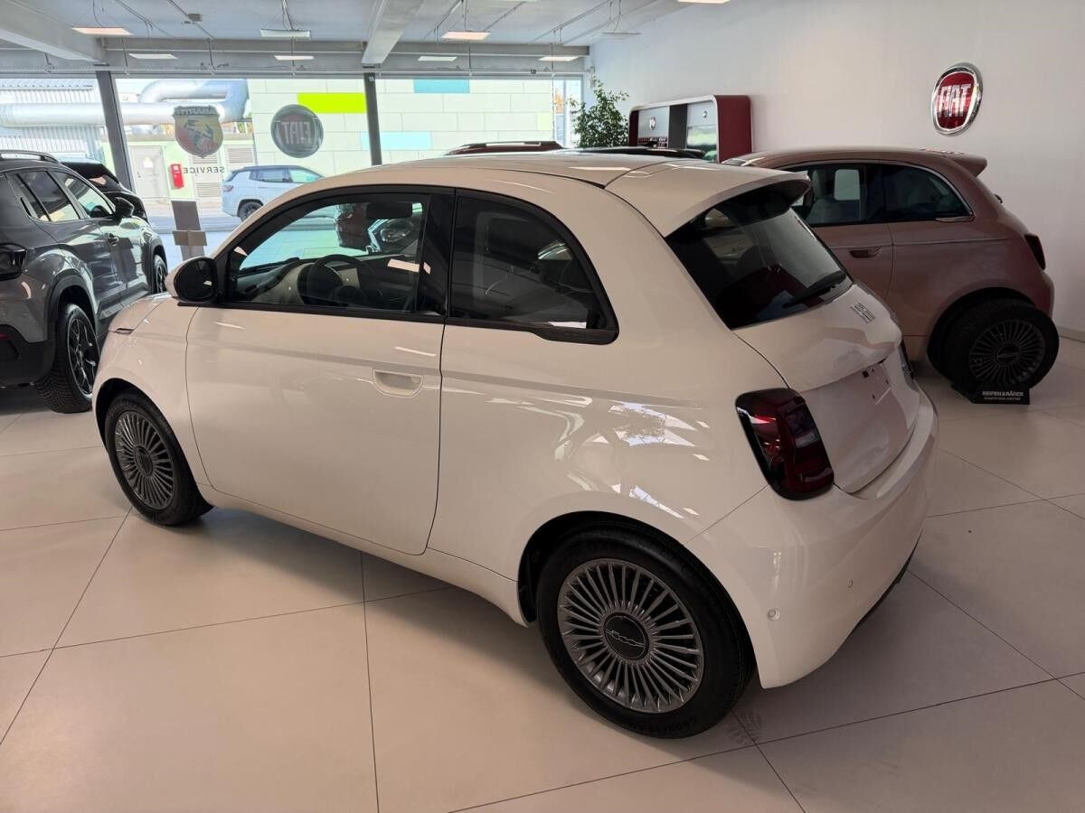 Fiat 500e Christmas Edition 23,8 kWh Abholung Mannheim