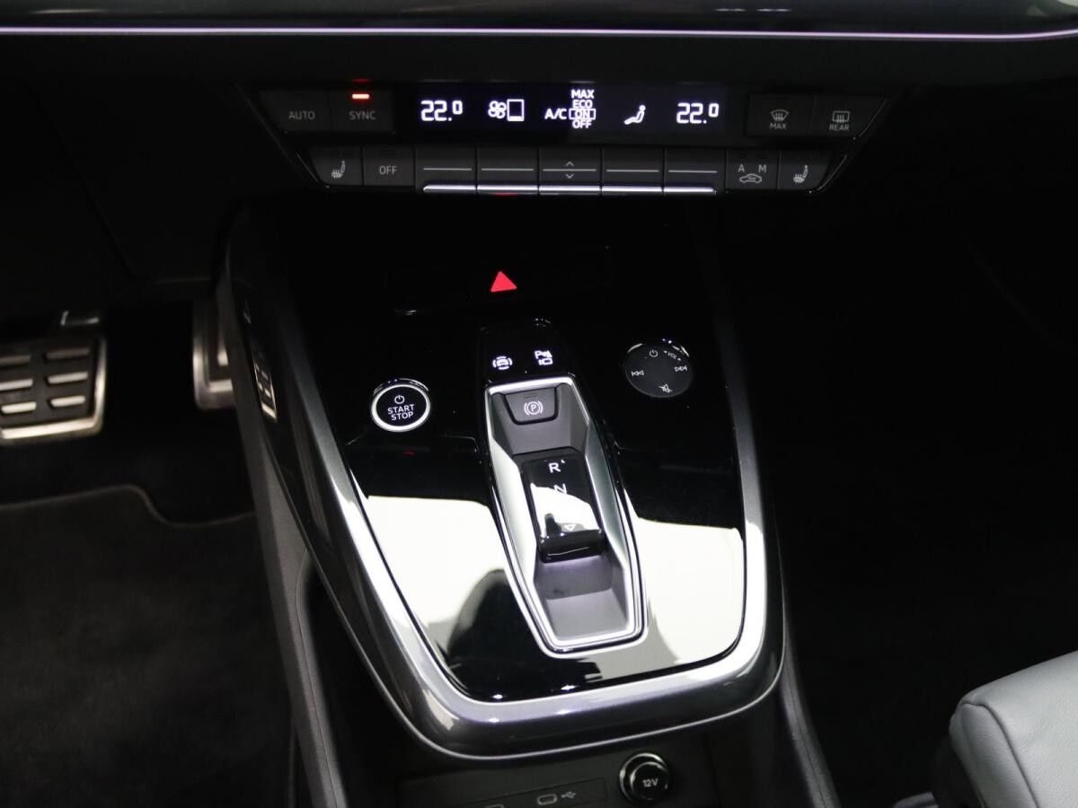 Audi Q4 e-tron edition one 45 quattro / Sonos, Matrix
