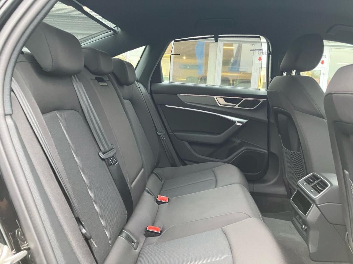 Audi A6 Limousine advanced 40 TDI quattro / Matrix