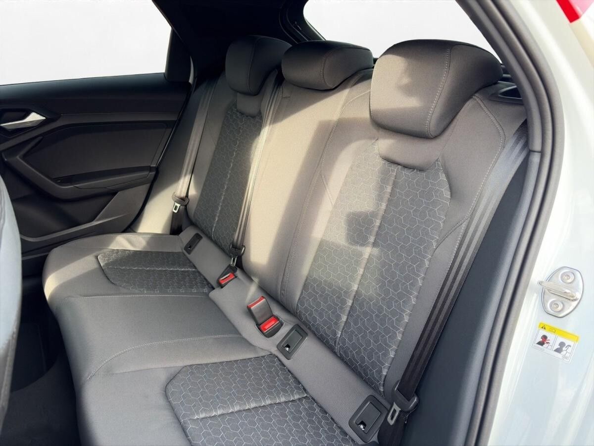 Audi A1 Sportback 30 TFSI S-LINE 8-FACH BEREIFT