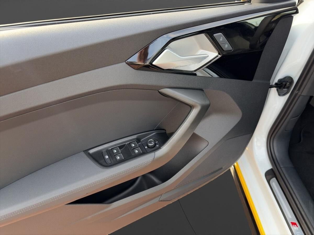 Audi A1 Sportback 30 TFSI S-LINE 8-FACH BEREIFT