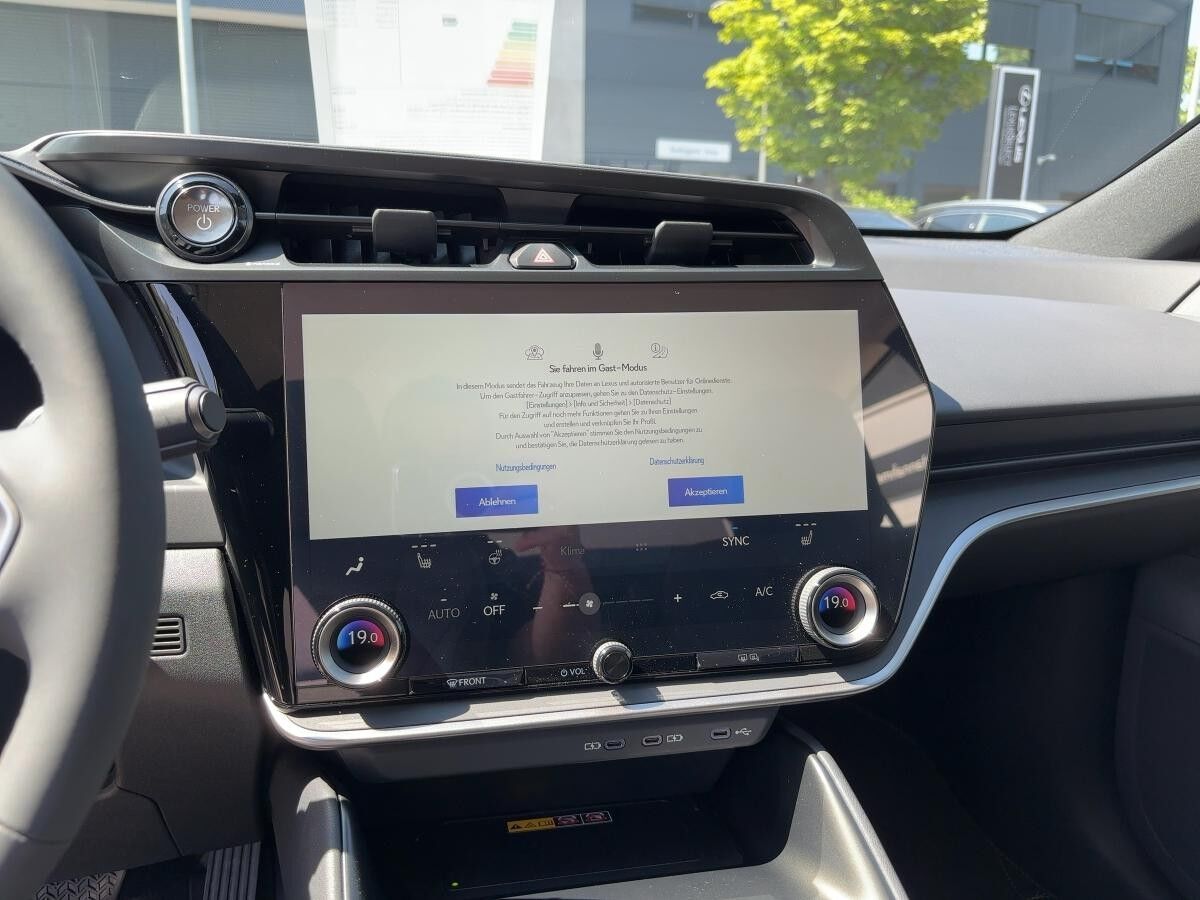 Lexus RZ 300e 💥Comfort 4x2💥 Lexus RZ 300e 💥Comfort 4x2💥