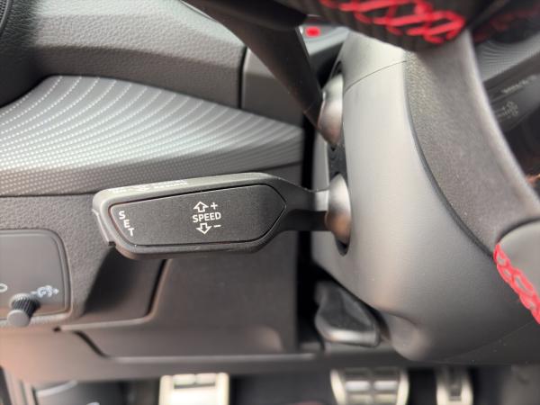 Audi Q2 35 TFSI S-LINE COMP+MATRIX+KAMERA+CARPLAY