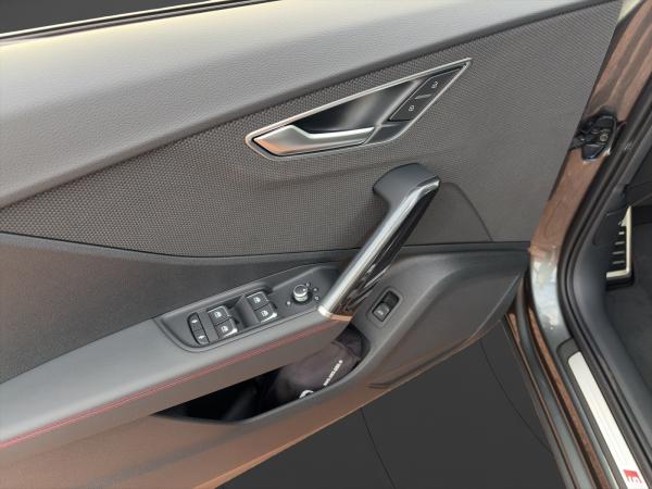 Audi Q2 35 TFSI S-LINE COMP+MATRIX+KAMERA+CARPLAY