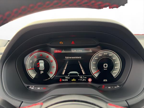 Audi Q2 35 TFSI S-LINE COMP+MATRIX+KAMERA+CARPLAY