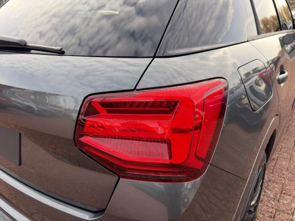 Audi Q2 35 TFSI S-LINE COMP+MATRIX+KAMERA+CARPLAY