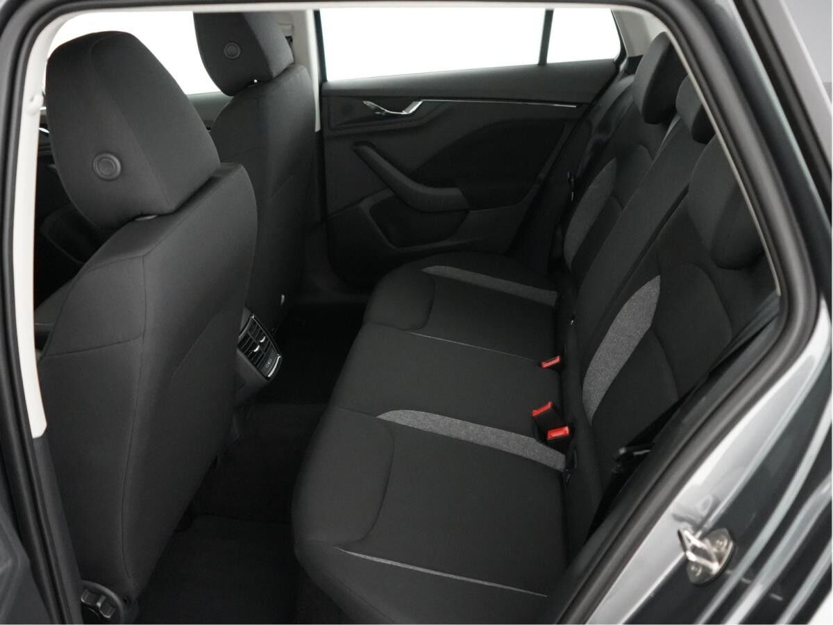 Skoda Kamiq Essence 1.0 TSI DSG 🍂NOVEMBER-SONDERAKTION🍂 *WINTERPAKET*AHK*WIRELESS SMARTLINK*