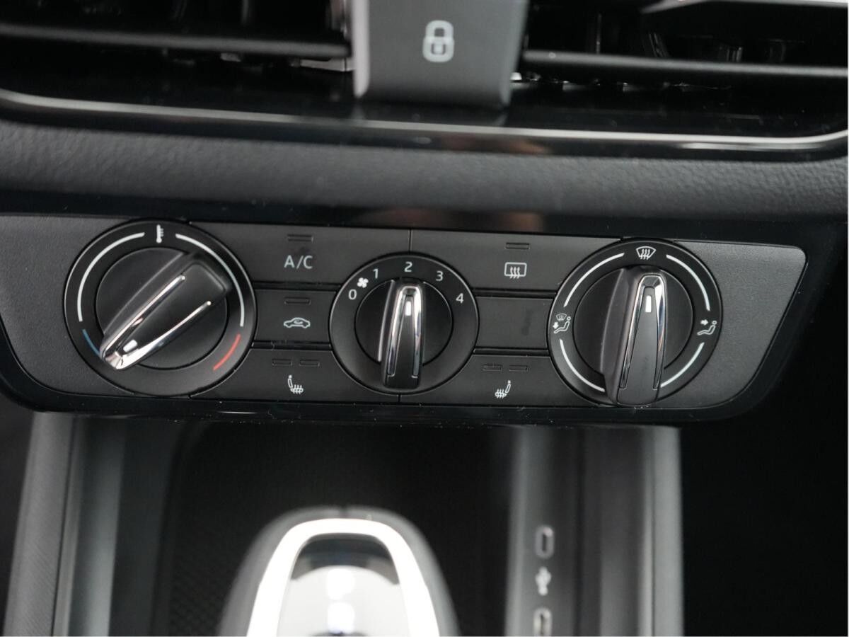 Skoda Kamiq Essence 1.0 TSI DSG 🍂NOVEMBER-SONDERAKTION🍂 *WINTERPAKET*AHK*WIRELESS SMARTLINK*