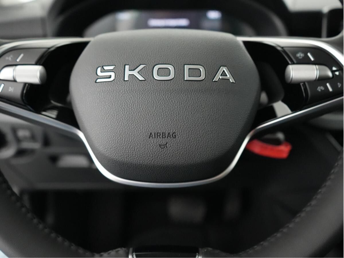 Skoda Kamiq Essence 1.0 TSI DSG 🍂NOVEMBER-SONDERAKTION🍂 *WINTERPAKET*AHK*WIRELESS SMARTLINK*