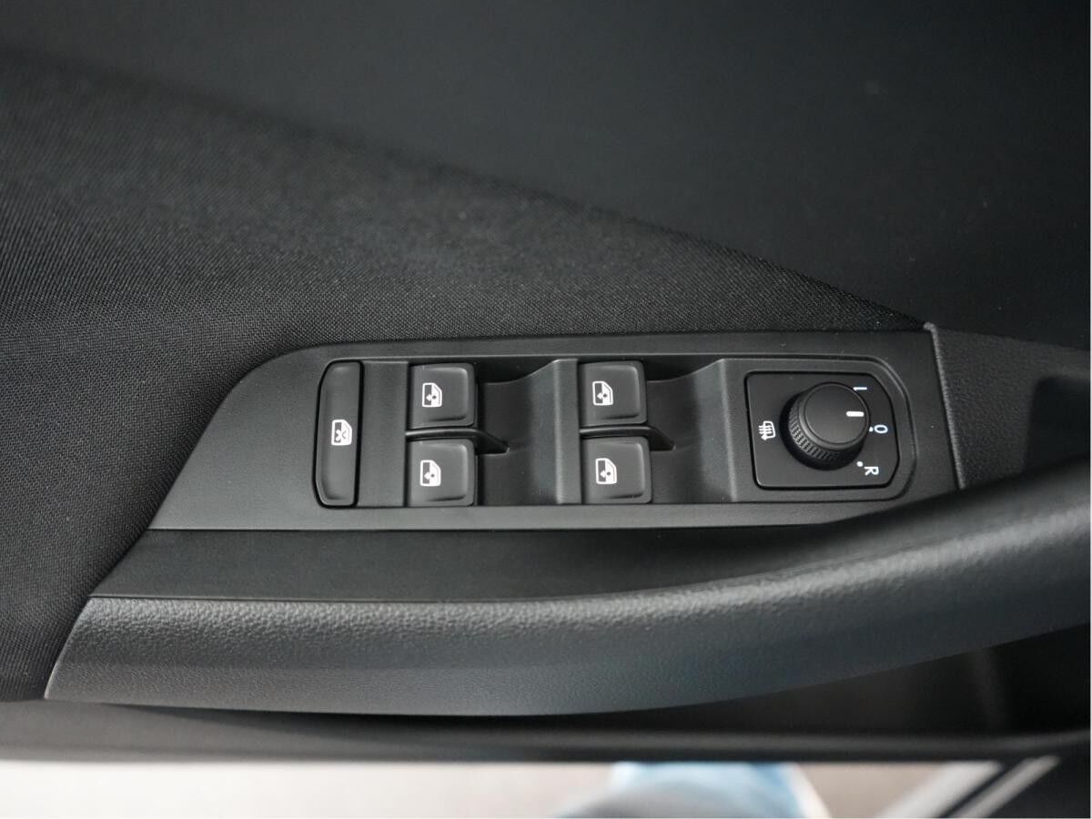 Skoda Kamiq Essence 1.0 TSI DSG 🍂NOVEMBER-SONDERAKTION🍂 *WINTERPAKET*AHK*WIRELESS SMARTLINK*