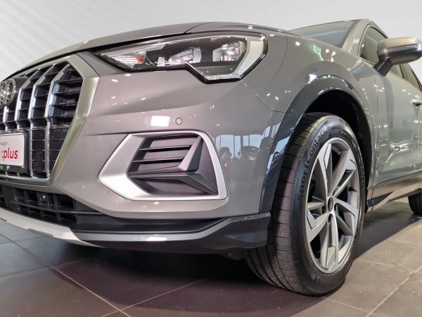 Audi Q3 35 TFSI advanced S-tronic AHK Navi+ PDC+