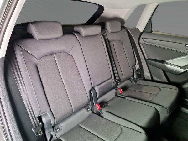 Audi Q3 35 TFSI advanced S-tronic AHK Navi+ PDC+