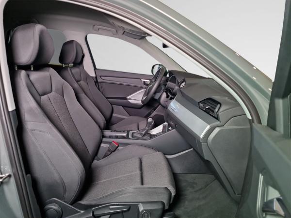 Audi Q3 35 TFSI advanced S-tronic AHK Navi+ PDC+