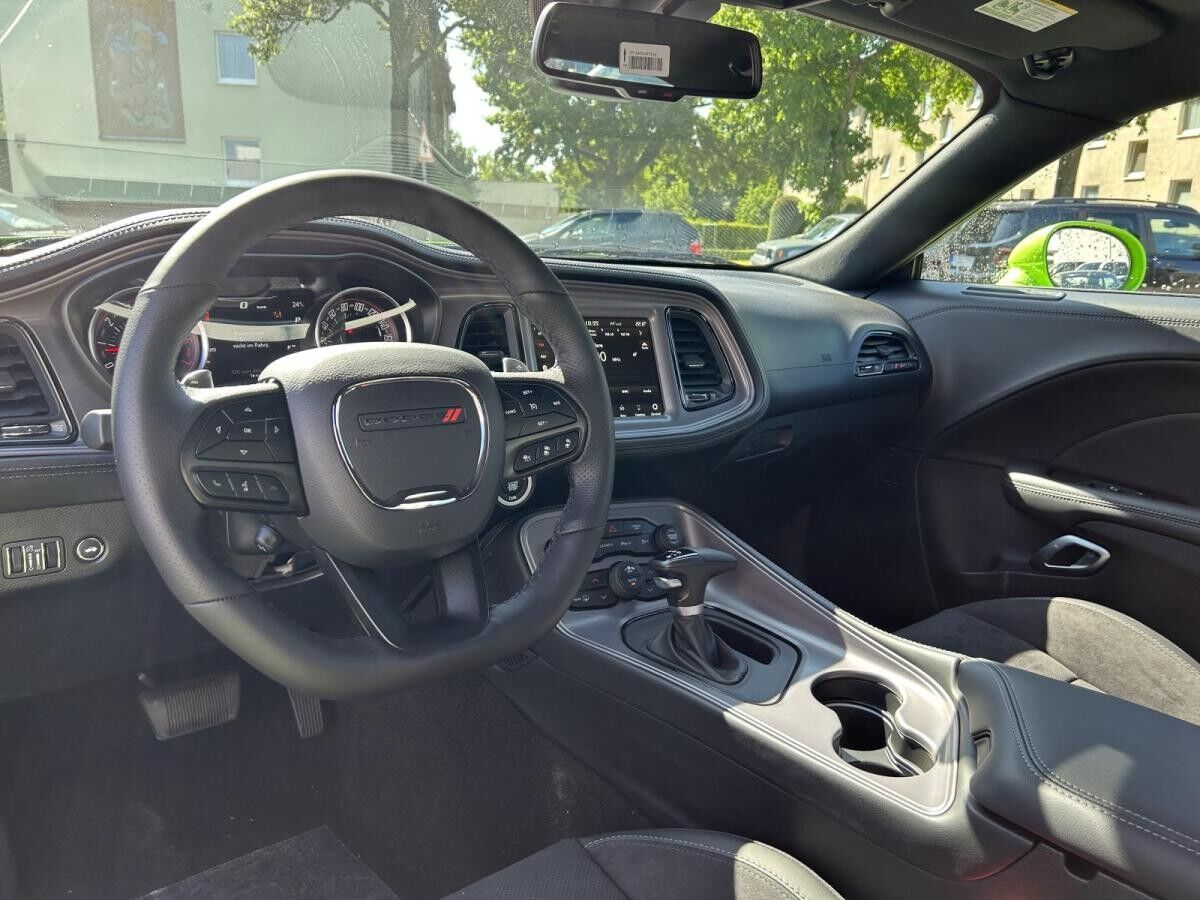 Dodge Challenger Scat Pack 6.4 V8 Carbon + Klappenauspuff + 22 Zoll + Tieferlegung