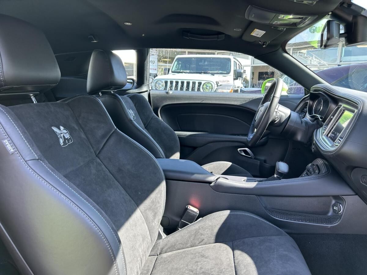 Dodge Challenger Scat Pack 6.4 V8 Carbon + Klappenauspuff + 22 Zoll + Tieferlegung