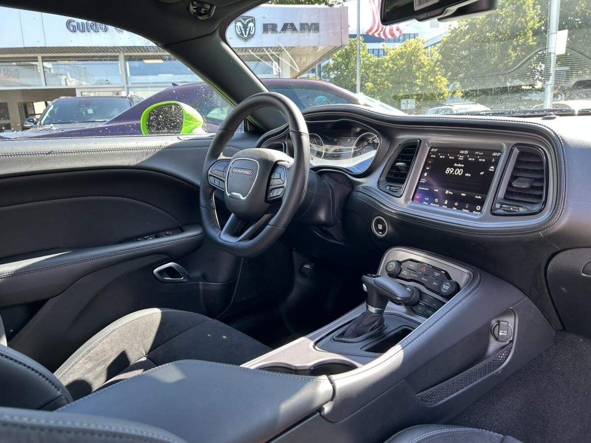 Dodge Challenger Scat Pack 6.4 V8 Carbon + Klappenauspuff + 22 Zoll + Tieferlegung