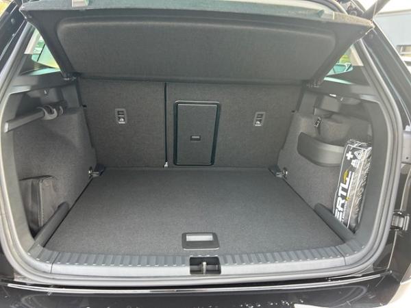 Skoda Karoq 2.0 TDI DSG 4x4 Tour +ACC+AHK+BHZFS+NAVI+360°+