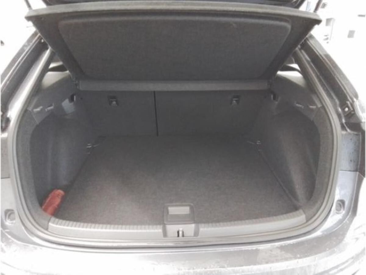 Volkswagen Taigo 1,0 TSI R-Line ACC Matrix Navi 17" Parkpilot