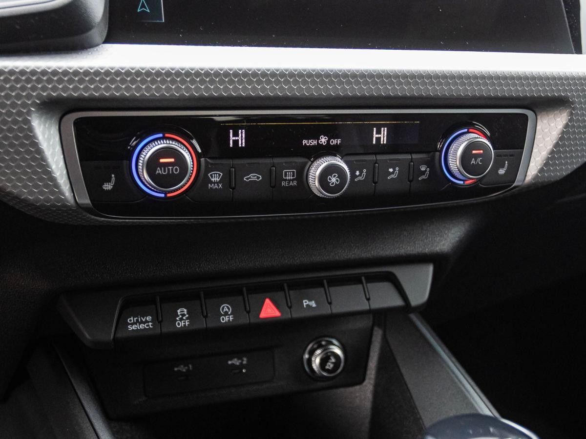 Audi A1 Sportback S line 30 TFSI 116PS S tronic virtual EPH-plus 18" S-Line plus