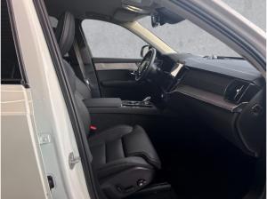 Volvo XC90 Plus Dark Recharge Plug-In Hybrid AWD 7-Sitzer 360°