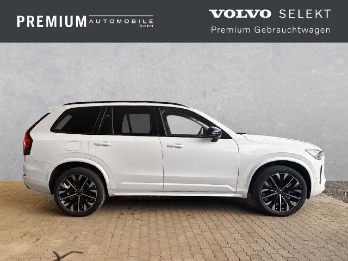 Volvo XC90 Plus Dark Recharge Plug-In Hybrid AWD 7-Sitzer 360°
