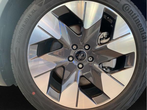 Ford Explorer Elektromotor mit Extended Range RWD 77kWh Premium , 5-türig (Strom)