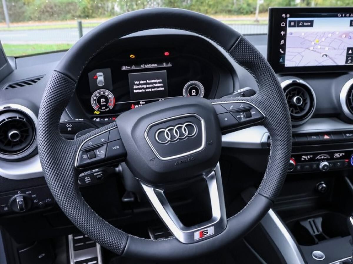Audi Q2 advanced S line Int. ACC LED AHK Navi virtual