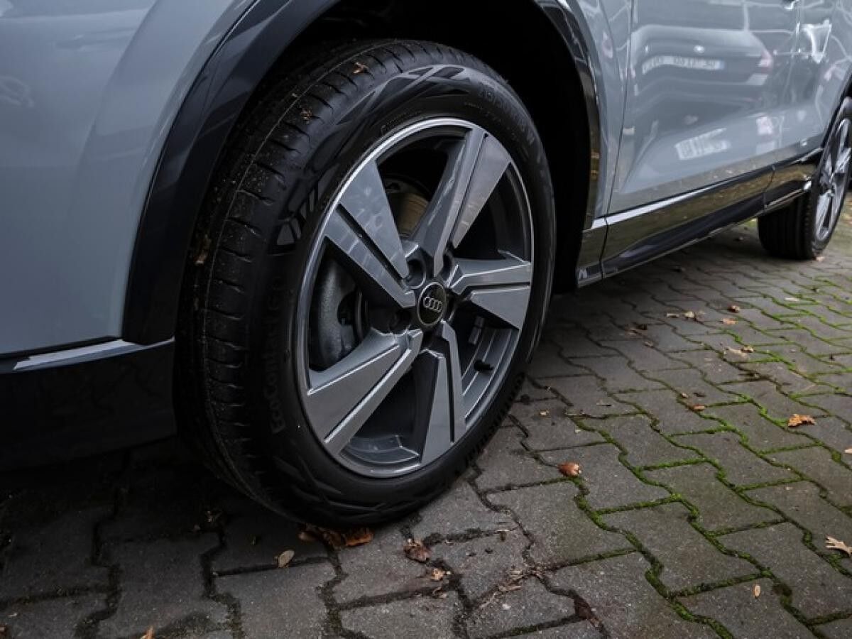 Audi Q2 2 x S line ACC LED Navi AHK virtual Kamra