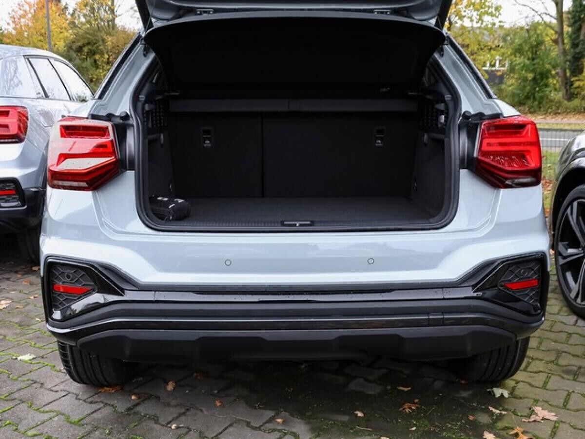 Audi Q2 2 x S line ACC LED Navi AHK virtual Kamra