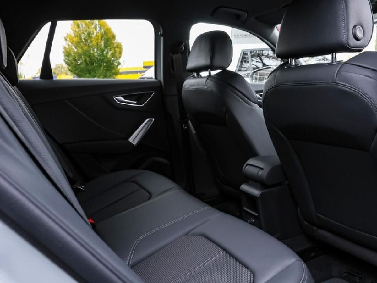 Audi Q2 2 x S line ACC LED Navi AHK virtual Kamra