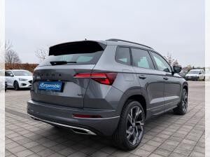 Skoda Karoq SPORTLINE 2026 1.5 TSI 110 kW DSG (UVP 52.160€/KW14/26) NAV/PANO/TRAVEL/CANTON/AHK/MATRIX/UVM.