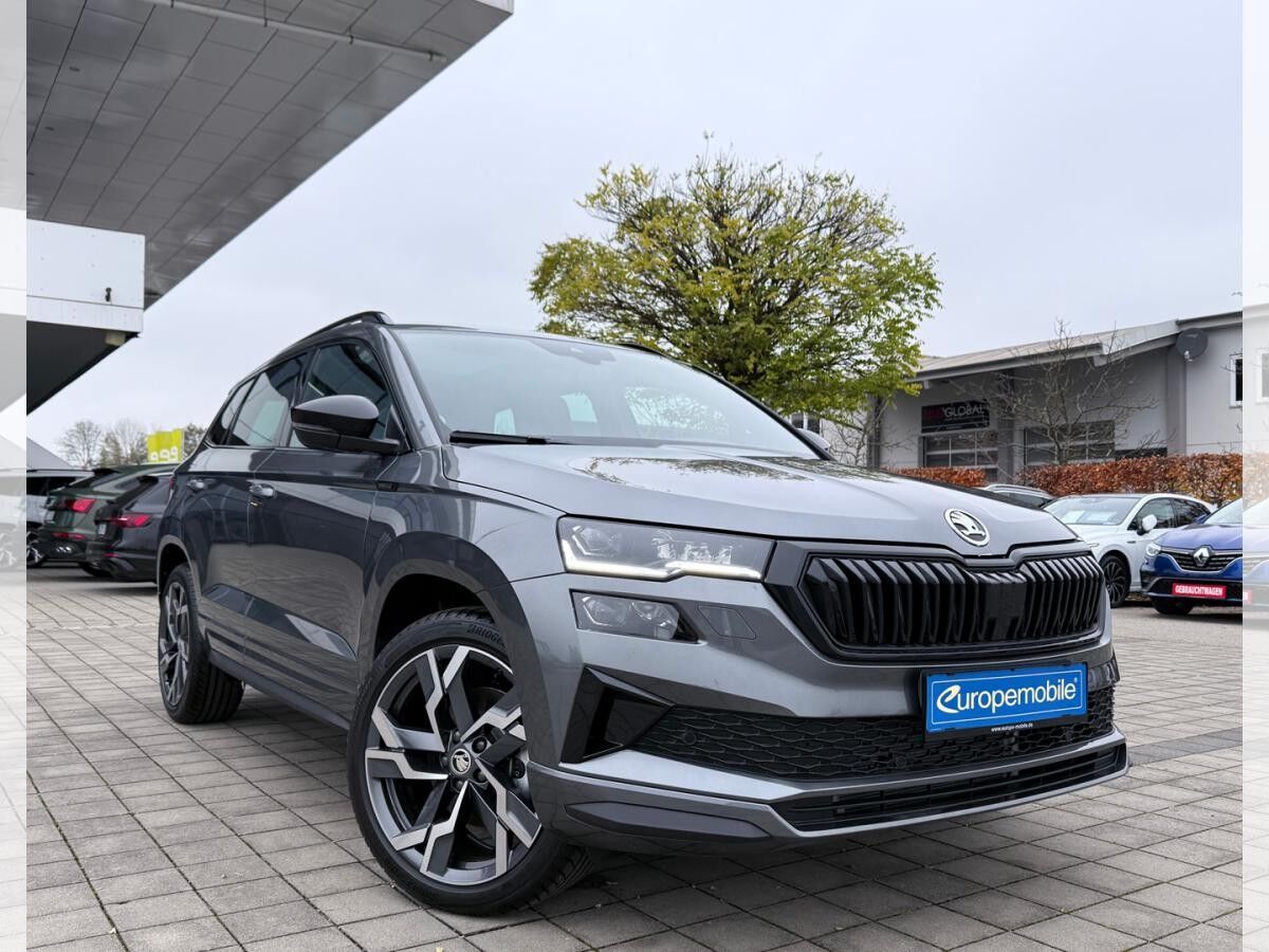 Skoda Karoq SPORTLINE 2026 1.5 TSI 110 kW DSG (UVP 52.160€/KW14/26) NAV/PANO/TRAVEL/CANTON/AHK/MATRIX/UVM.